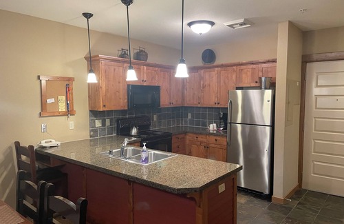 Kellogg Condo | Penthouse w/Mountain Views and Fireplace. Roof Top and Ground Hot Tubs!