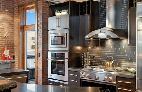 Old Town House | Penthouse w/Mtn Views in the Heart of Old Town