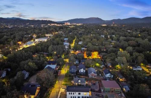 Asheville Apartment | Penthouse West - Mountain Views