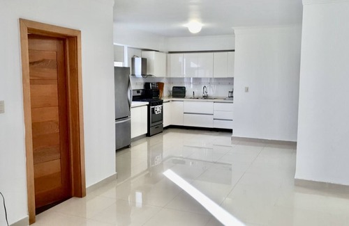 Ensanche Independencia Condo | Penthouse with Amazing Ocean View, 4 Bdrms, 4.5 Bths, Central Location - Gazcue