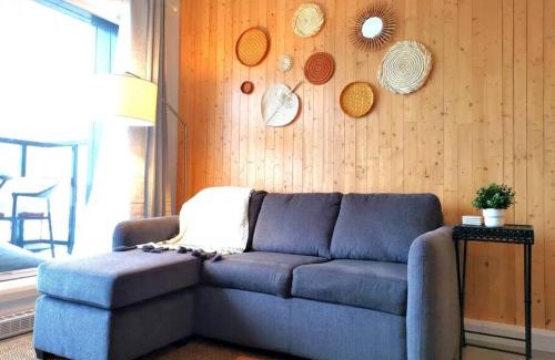 La Cite-Limoilou Apartment | Penthouse With FREE indoor Parking Downtown