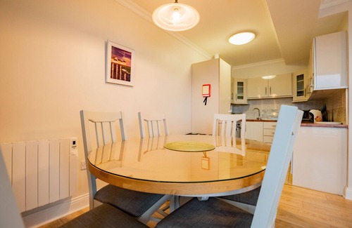 Galway City Centre Apartment | PENTHOUSE with Harbour and Panoramic Water Views. Private Rooftop Terrace. Family Friendly. Free Parking