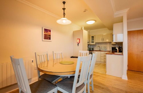 Galway City Centre Apartment | PENTHOUSE with Harbour and Panoramic Water Views. Private Rooftop Terrace. Family Friendly. Free Parking