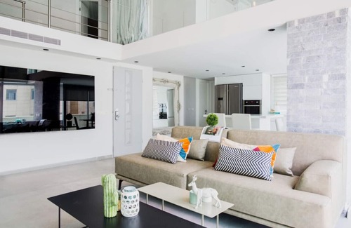 Tel Aviv Promenade Apartment | penthouse with infinity pool and views
