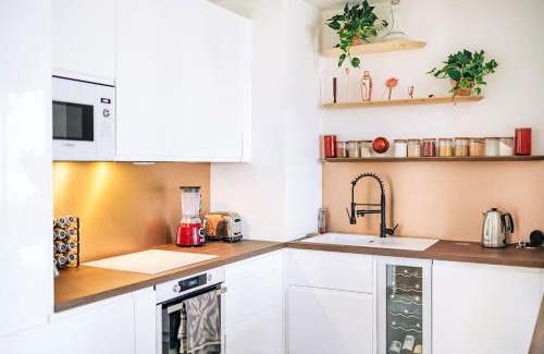 Colombes Apartment | Penthouse with rooftop