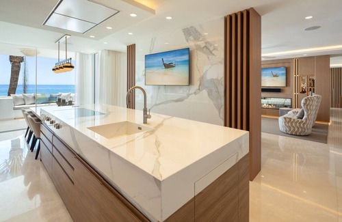 Golden Mile Apartment | Penthouse with Sea View in Puente Romano