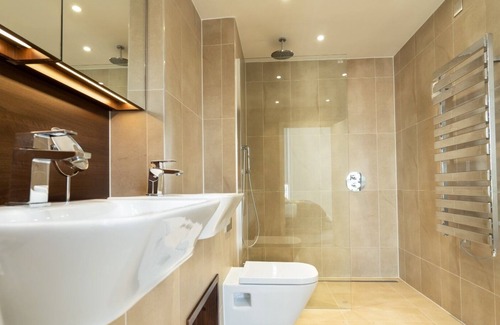 Vauxhall Apartment | Penthouse with view 2 min from nine elms underground