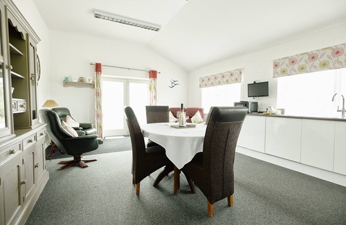 Settle Cottage | PENYGHENT VIEW, family friendly, luxury holiday cottage in Rathmell