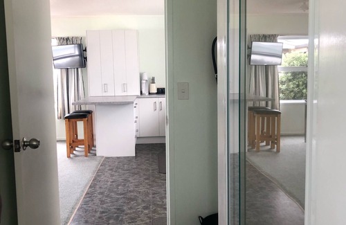 Pukehina House | Penzance - Perfect Bach for 2 Familiesn Max 6Adults 4Children