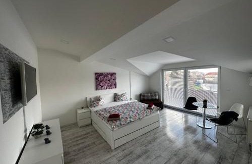 Handlova House | Penzión-Hutira Relax club