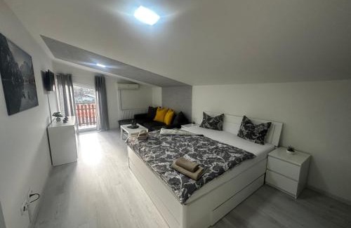 Handlova House | Penzión-Hutira Relax club