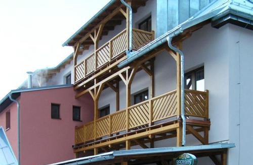 Karolinka House | Penzion a restaurace Sklář