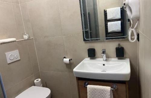 Vizovice House | Penzion a Restaurace ZÁMECKÁ VRÁTNICA