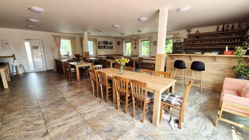 Pluhuv Zdar House | Penzion a restaurace Zlatovláska u zámku Červená Lhota
