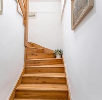 Benesov House | Penzion Bedrč