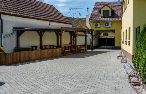 Lednice House | Penzion Harmonie