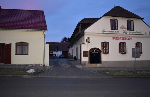 Stary Plzenec House | Penzion Na Jízdarne Starý Plzenec- Plzen - Room 4