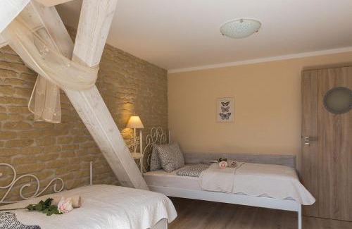 Mikulovice House | Penzion Na Palubě