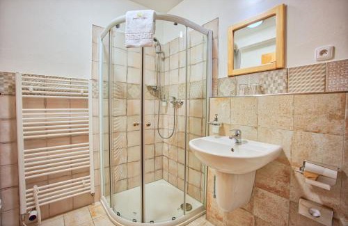 Rynoltice Hotel | Penzion Pivnice - Jítravský Dvorec