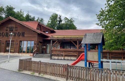 Malenovice House | Penzion Pod Borovou
