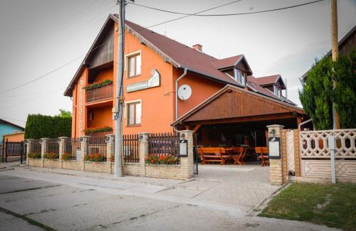Velky Meder Bed & Breakfast | Penzion SUNGARDEN-Veľký Meder