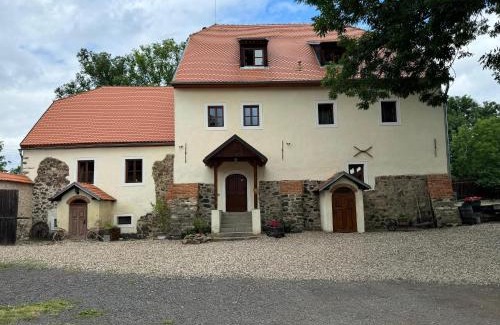 Most House | Penzion Tvrz