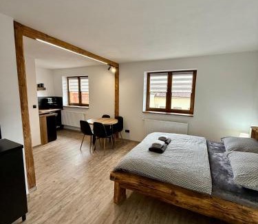 Lenora House | Penzion U Grobiana