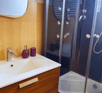 Ostrov Apartment | Penzion U Hájčusů