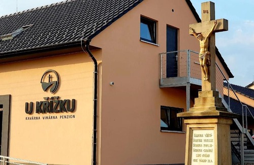 Kobyli House | Penzion U Křížku