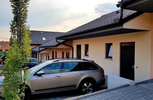Kobyli House | Penzion U Křížku