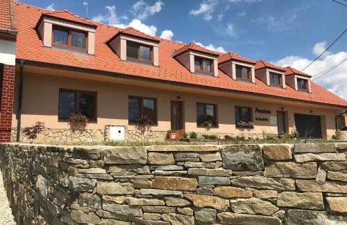 Kuzelov House | Penzion U Kostela
