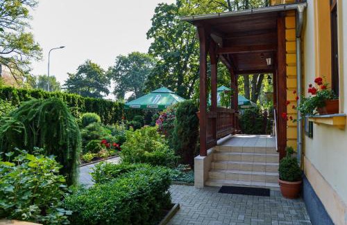 Rumburk House | Penzion U parku