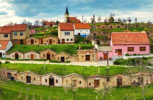 Vrbice House | Penzion U TŘÍ RŮŽÍ - Adults Only