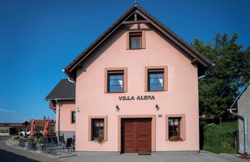 Velke Bilovice House | Penzion Villa Alena