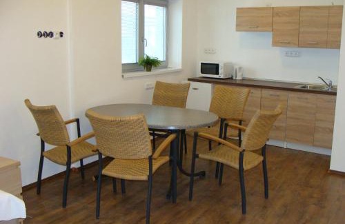 Popuvky House | Penzion Vintrovna