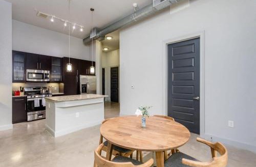 The Galleria Apartment | Peony At Millennium - Elegant 2 Bed Apt in Houston