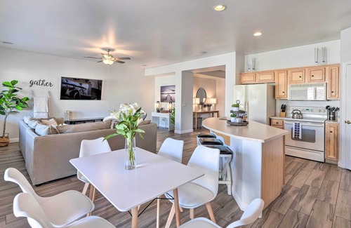 Twin Palms House | Peoria Escape ~ 8 Mi to State Farm Stadium