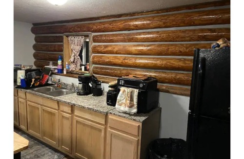 Cardin Cabin | Peoria Hills Cabin.