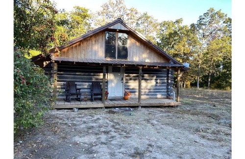 Cardin Cabin | Peoria Hills Cabin.