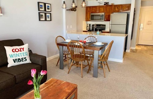 Village North Apartment | PeoWhistler-1 Bdrm + Sofabed mtn view in DeerLodge