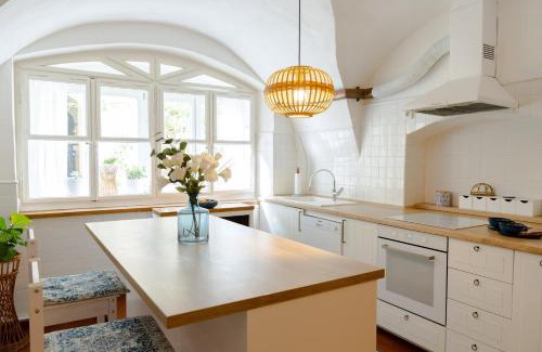 Donji Grad Apartment | Pepa's Antique Boutique