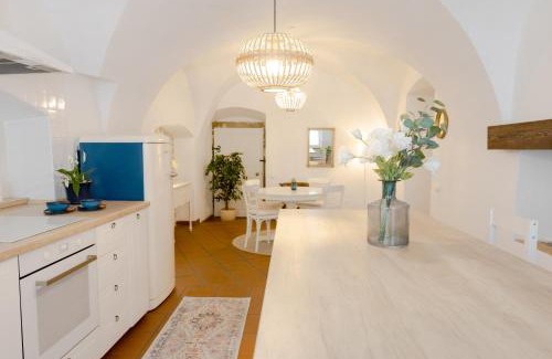 Donji Grad Apartment | Pepa's Antique Boutique