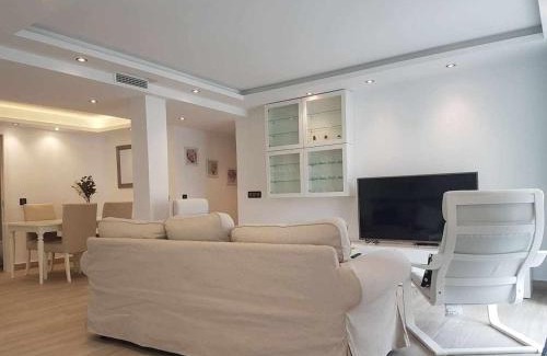 Torremolinos City Centre Apartment | Pepes Home 3 habitaciones & parking gratis