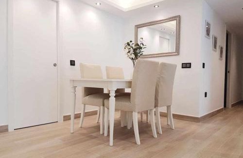 Torremolinos City Centre Apartment | Pepes Home 3 habitaciones & parking gratis