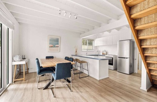 City Of Busselton House | Pepper Cottage - walk to town