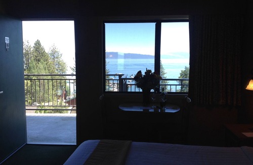 Tahoe City Hotel | Pepper Tree Inn