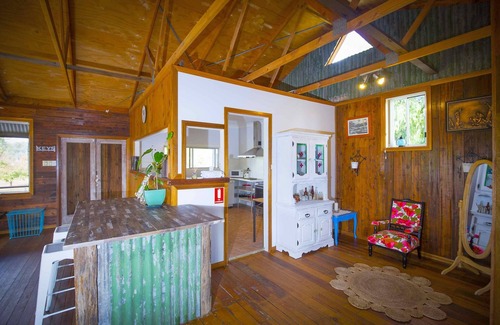 Broke Cottage | Peppercorn Cabin - Cosy cabin just for 2, with fireplace and close to popular wedding venues