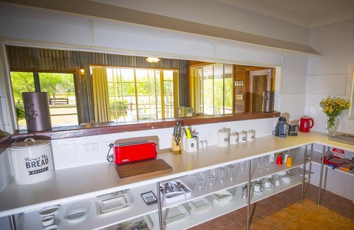 Broke Cottage | Peppercorn Cabin - Cosy cabin just for 2, with fireplace and close to popular wedding venues
