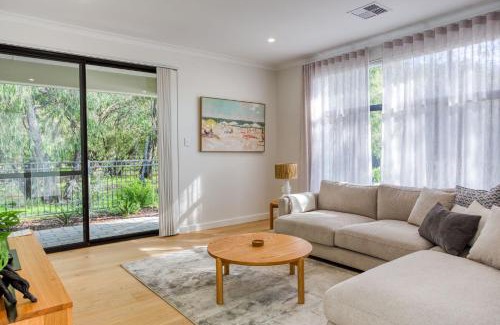 Abbey House | Peppermint Breeze