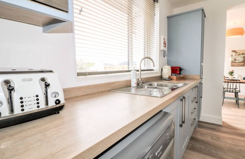 Trenance House | PEPPERPOTS, pet friendly, luxury holiday cottage in Mawgan Porth